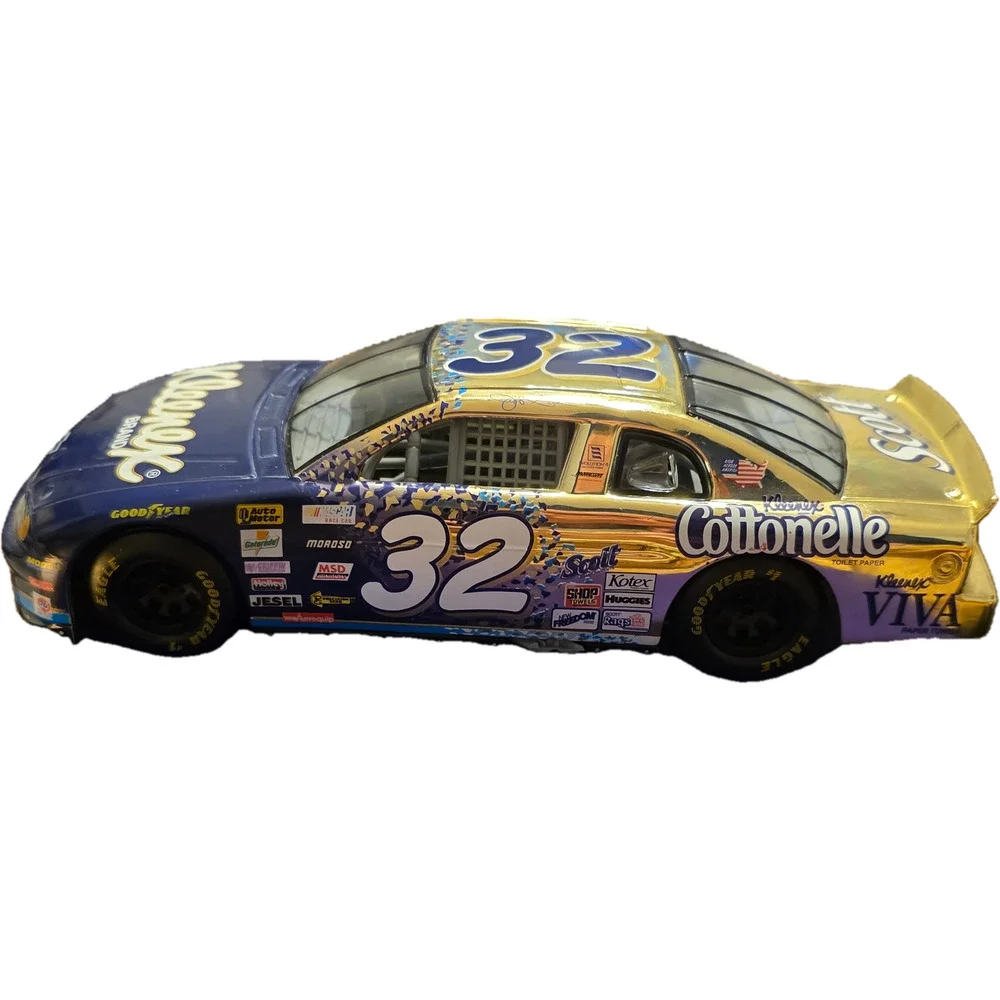 Racing Champions #32 Jeff Green Cottonelle Kleenex Gold 1:24 NASCAR Diecast